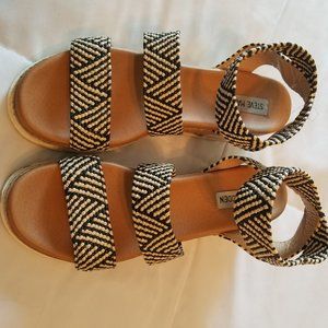 Steve Madden Bandi Platform Sandals Size 9